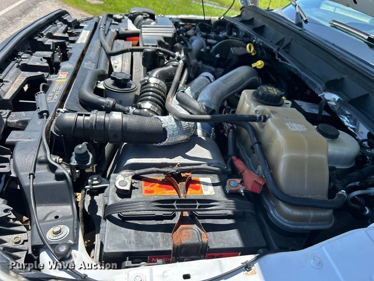 image for item DO6527 2013 Ford  F550 SuperCab truck cab and chassis