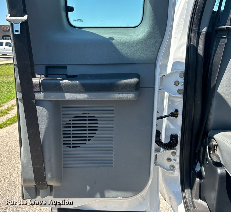 image for item DO6527 2013 Ford  F550 SuperCab truck cab and chassis