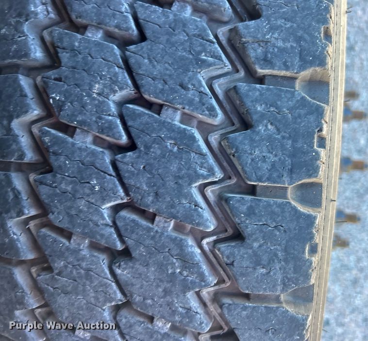 image for item DO6527 2013 Ford  F550 SuperCab truck cab and chassis