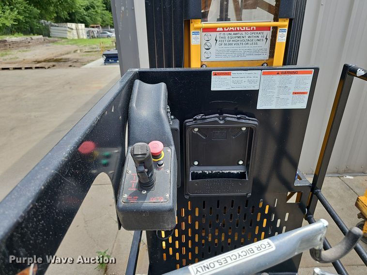 image for item DP0942 (5) Biljax ESP 19 vertical lifts