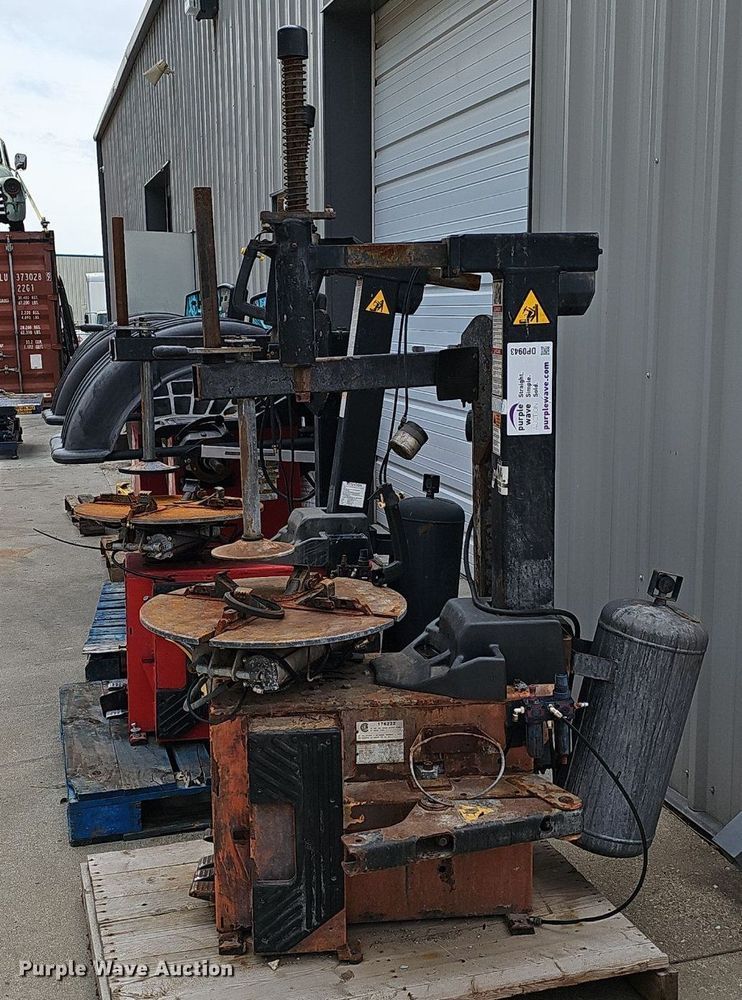 image for item DP0943 (5) tire machines