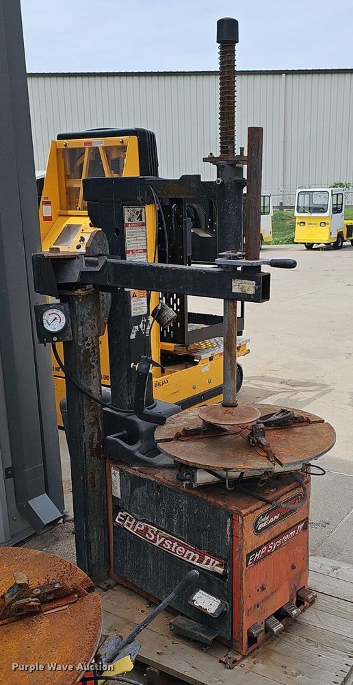 image for item DP0943 (5) tire machines