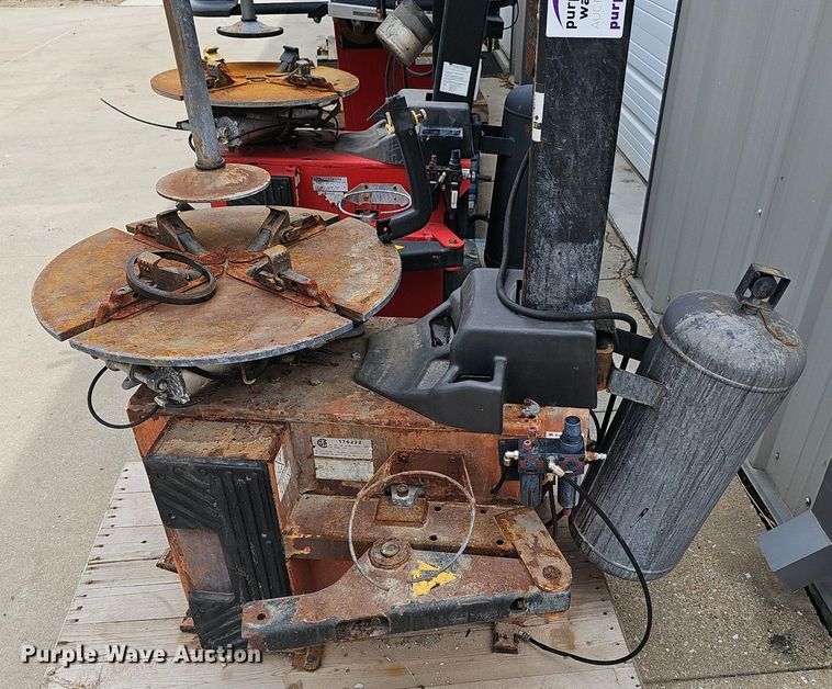 image for item DP0943 (5) tire machines