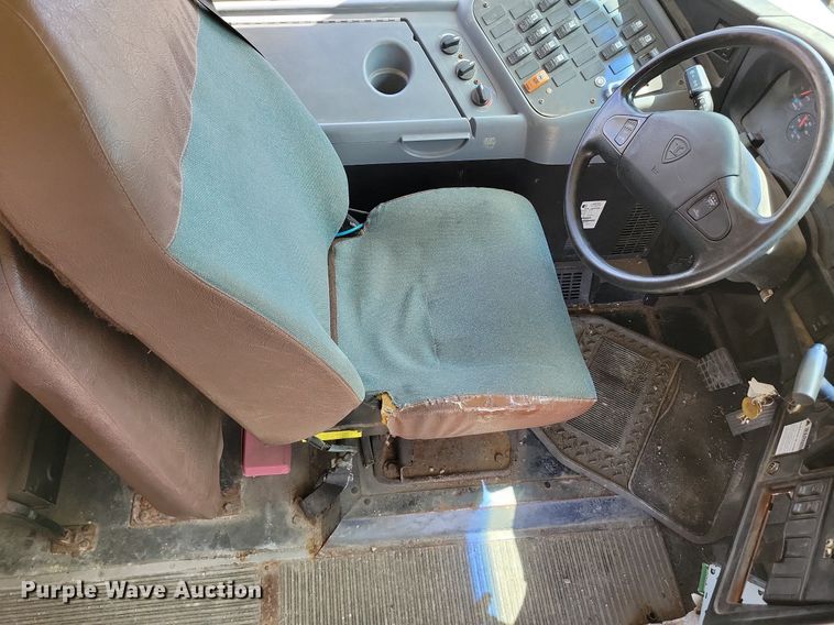 image for item DP1400 2007 International CE200 school bus