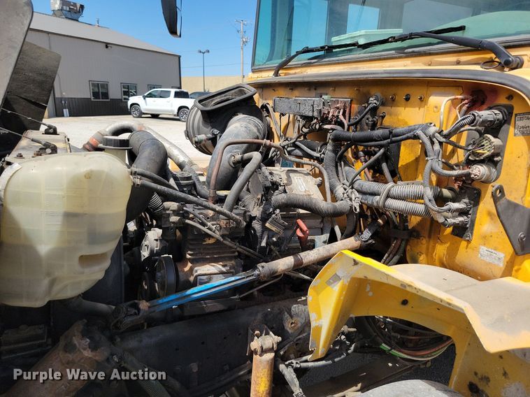 image for item DP1400 2007 International CE200 school bus