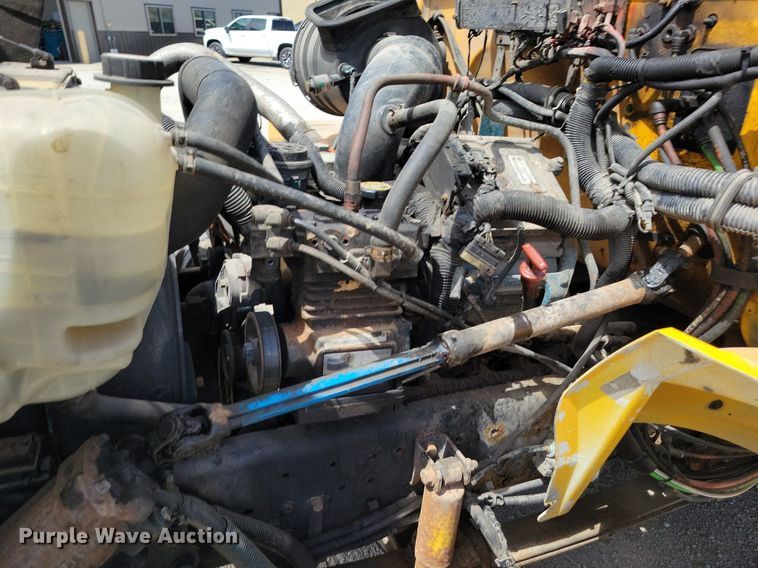 image for item DP1400 2007 International CE200 school bus