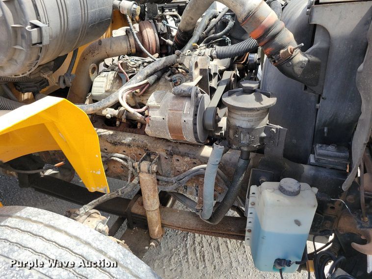 image for item DP1400 2007 International CE200 school bus