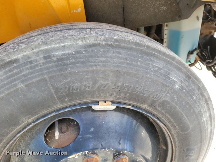 image for item DP1400 2007 International CE200 school bus