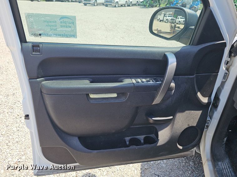 image for item DP6522 2013 GMC Sierra 1500 Crew Cab pickup truck