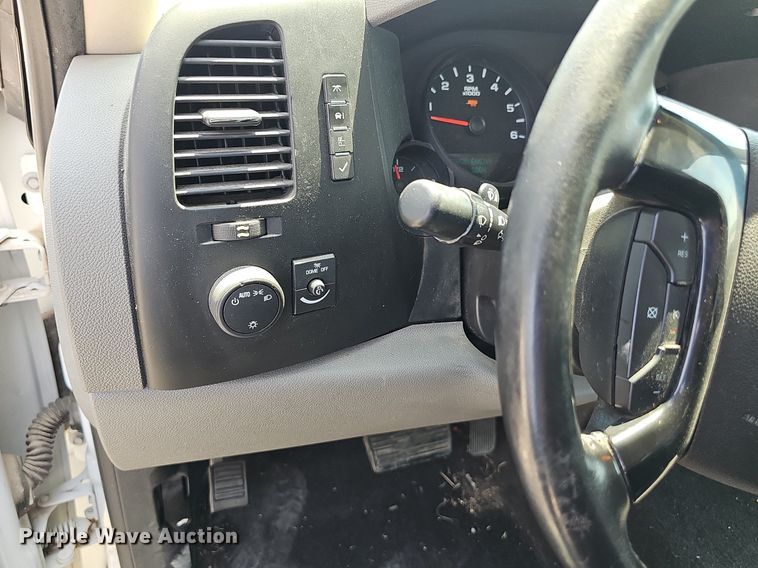 image for item DP6522 2013 GMC Sierra 1500 Crew Cab pickup truck