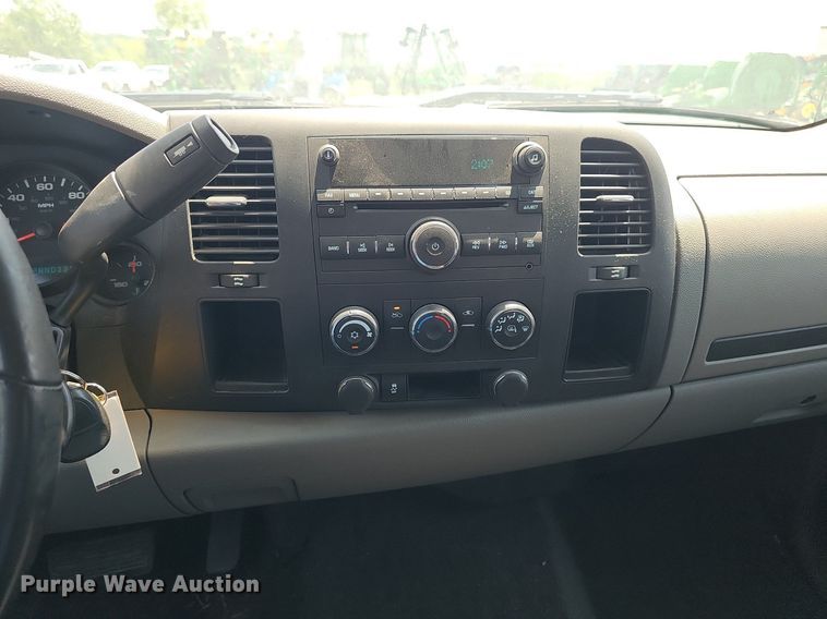 image for item DP6522 2013 GMC Sierra 1500 Crew Cab pickup truck