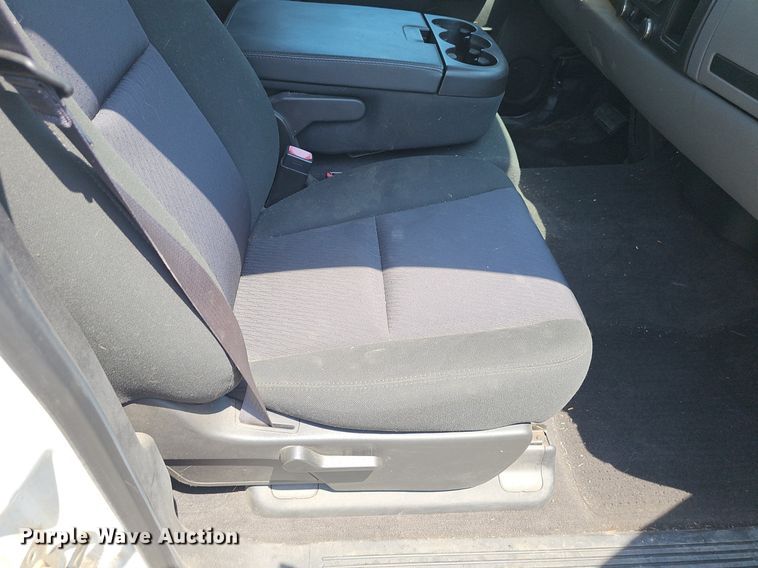 image for item DP6522 2013 GMC Sierra 1500 Crew Cab pickup truck