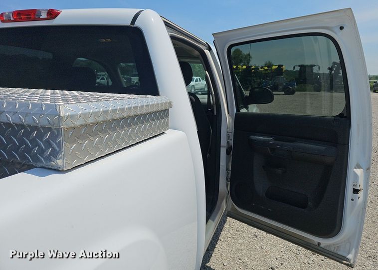 image for item DP6522 2013 GMC Sierra 1500 Crew Cab pickup truck