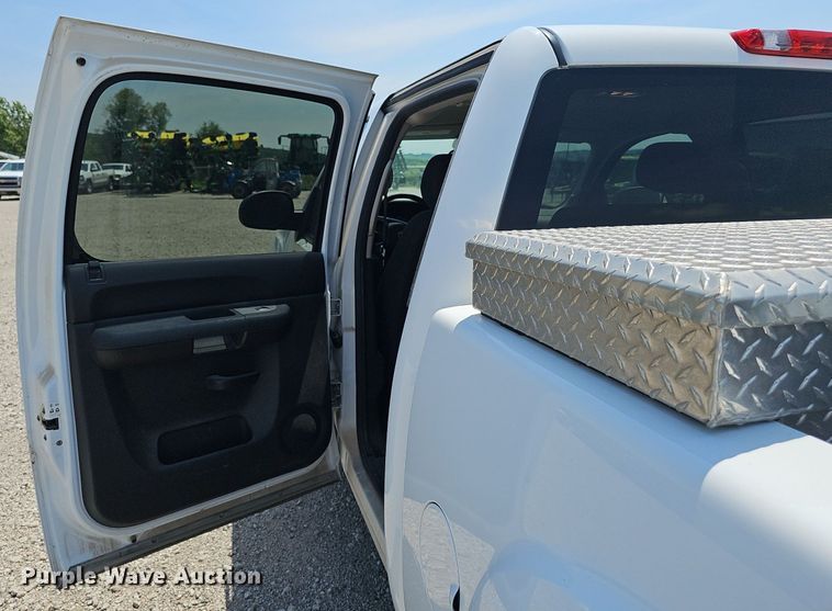 image for item DP6522 2013 GMC Sierra 1500 Crew Cab pickup truck