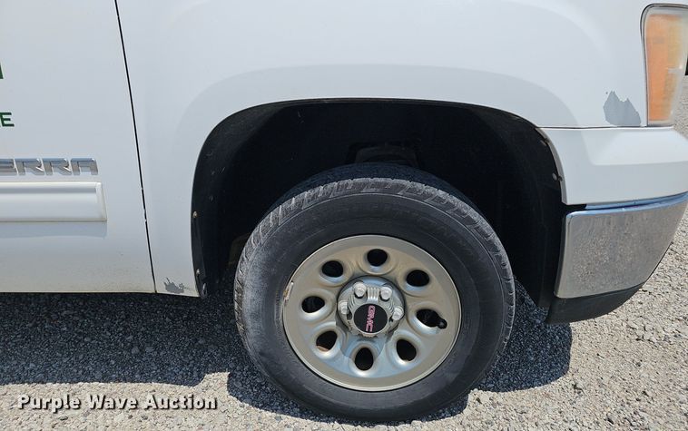 image for item DP6522 2013 GMC Sierra 1500 Crew Cab pickup truck