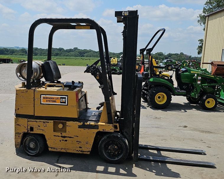 image for item DP6525 Caterpillar T30D forklift