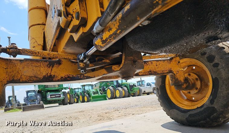 image for item DP6526 1980 John Deere 480B forklift