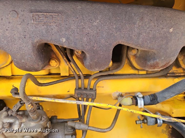 image for item DP6526 1980 John Deere 480B forklift