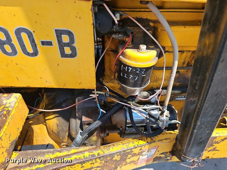 image for item DP6526 1980 John Deere 480B forklift