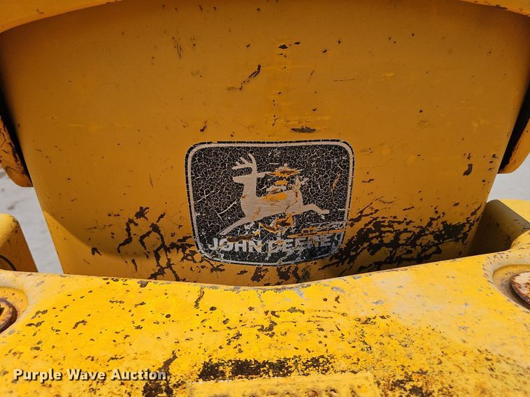 image for item DP6526 1980 John Deere 480B forklift