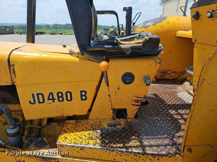 image for item DP6526 1980 John Deere 480B forklift