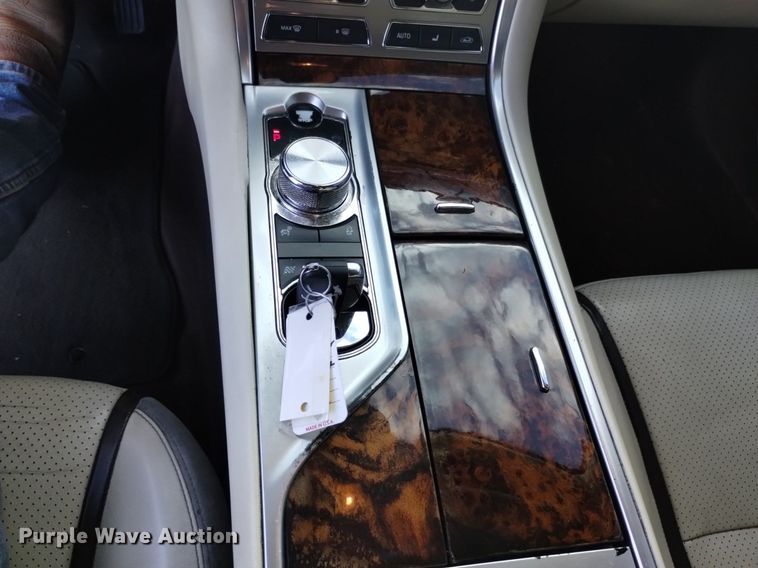 image for item DQ6104 2015 Jaguar  XF 