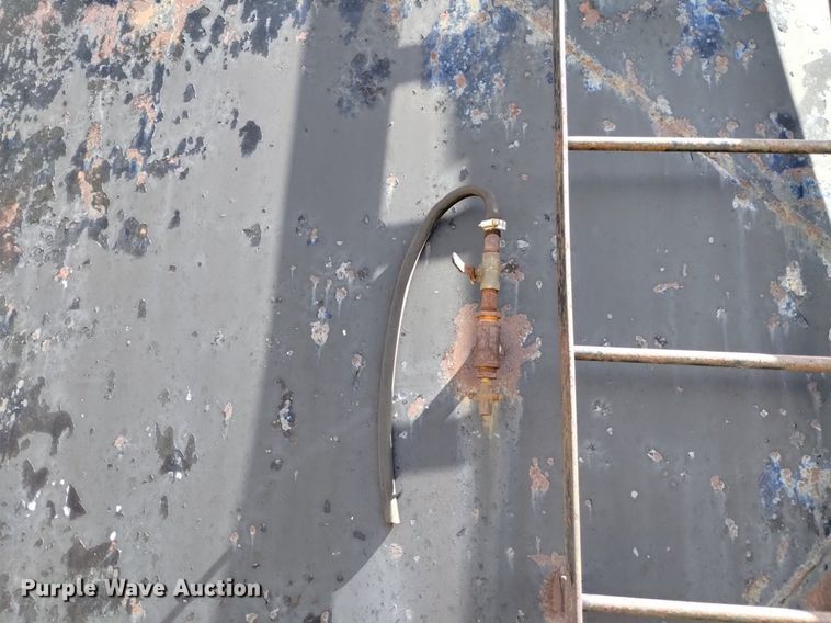 image for item DQ6118 Fuel tank