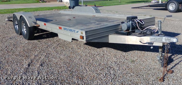 image for item DQ7127 2000 Featherlite 17 FT utility trailer
