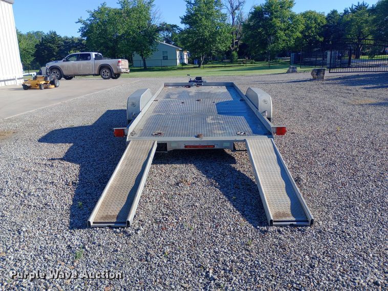 image for item DQ7127 2000 Featherlite 17 FT utility trailer
