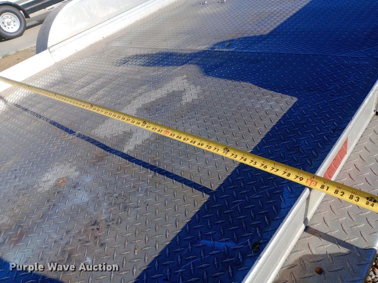 image for item DQ7127 2000 Featherlite 17 FT utility trailer