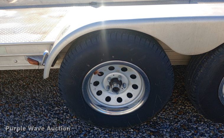 image for item DQ7127 2000 Featherlite 17 FT utility trailer