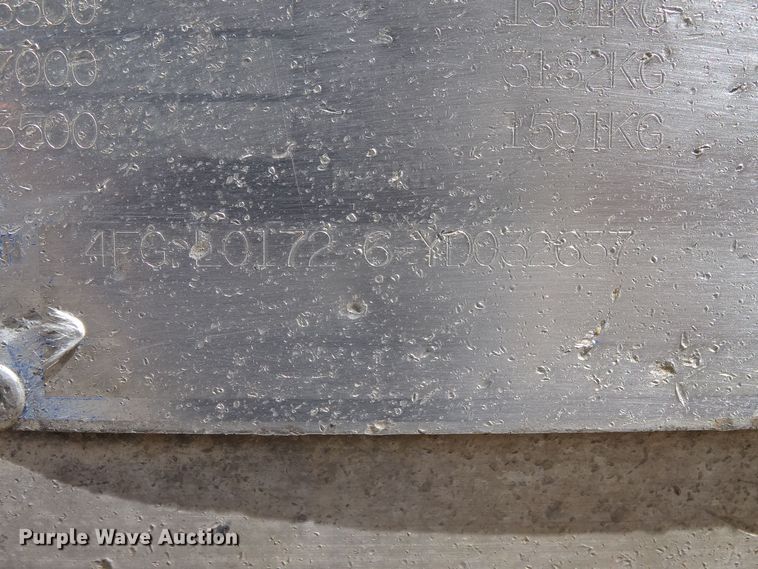 image for item DQ7127 2000 Featherlite 17 FT utility trailer