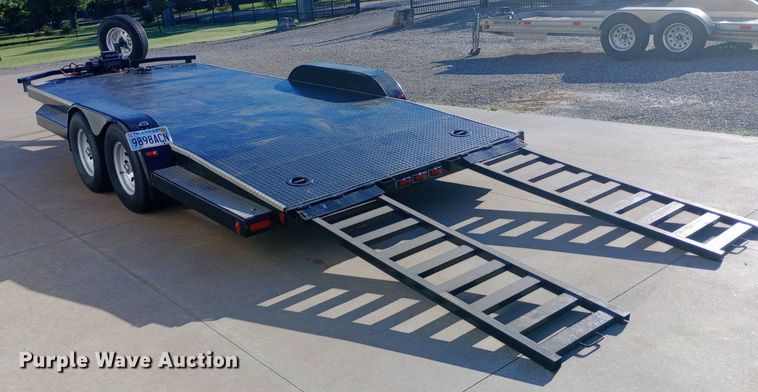 image for item DQ7128 2004 TT Challenger utility trailer