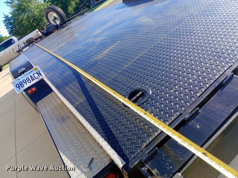 image for item DQ7128 2004 TT Challenger utility trailer