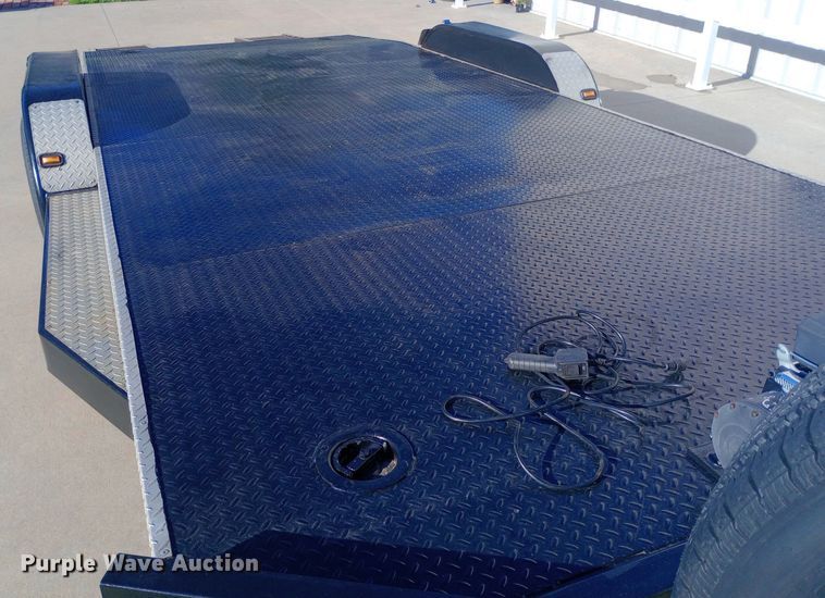 image for item DQ7128 2004 TT Challenger utility trailer