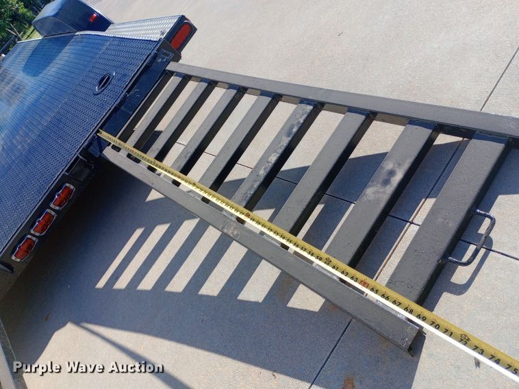 image for item DQ7128 2004 TT Challenger utility trailer