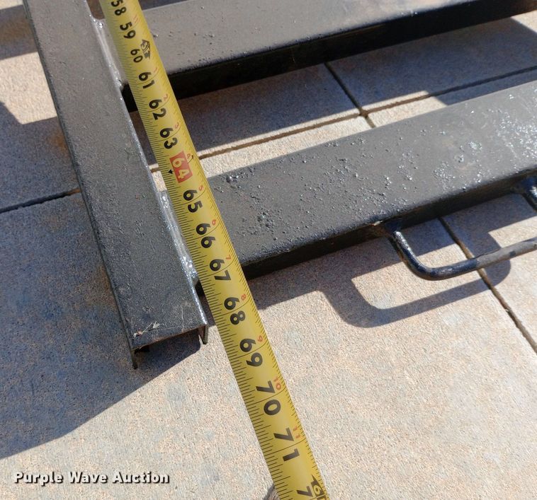 image for item DQ7128 2004 TT Challenger utility trailer