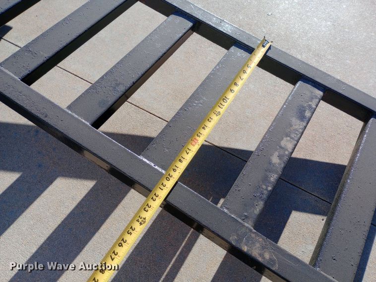 image for item DQ7128 2004 TT Challenger utility trailer