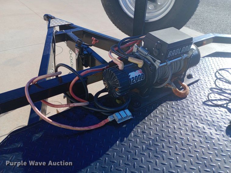 image for item DQ7128 2004 TT Challenger utility trailer