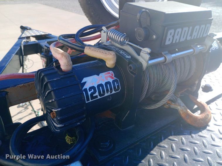 image for item DQ7128 2004 TT Challenger utility trailer