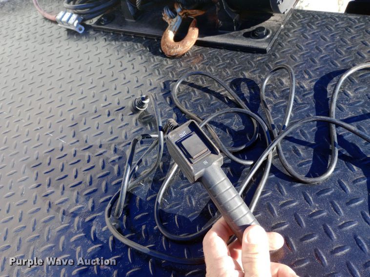 image for item DQ7128 2004 TT Challenger utility trailer