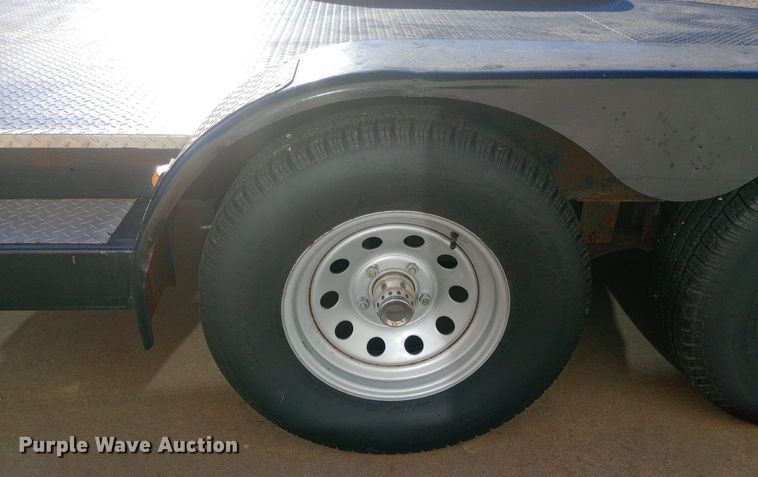 image for item DQ7128 2004 TT Challenger utility trailer