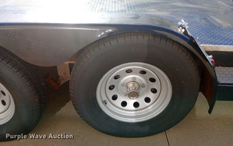 image for item DQ7128 2004 TT Challenger utility trailer