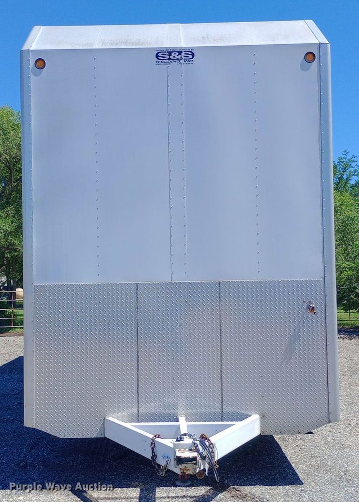image for item DQ7133 2001 S&S Welding  32T102T enclosed cargo trailer