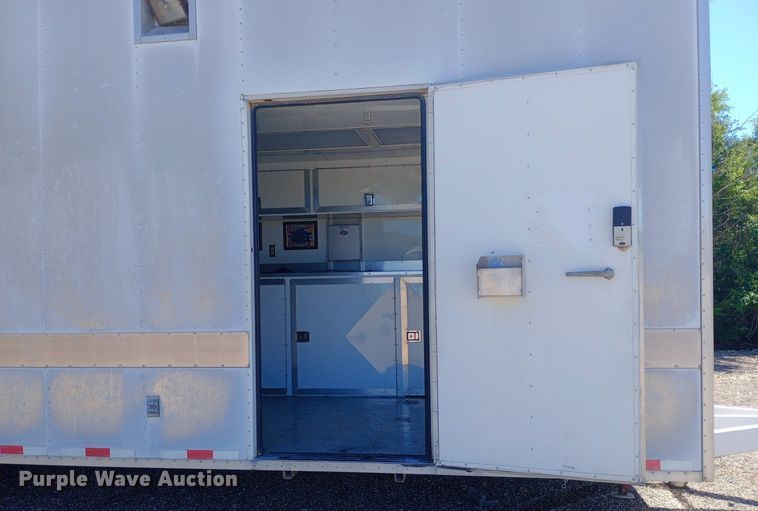 image for item DQ7133 2001 S&S Welding  32T102T enclosed cargo trailer