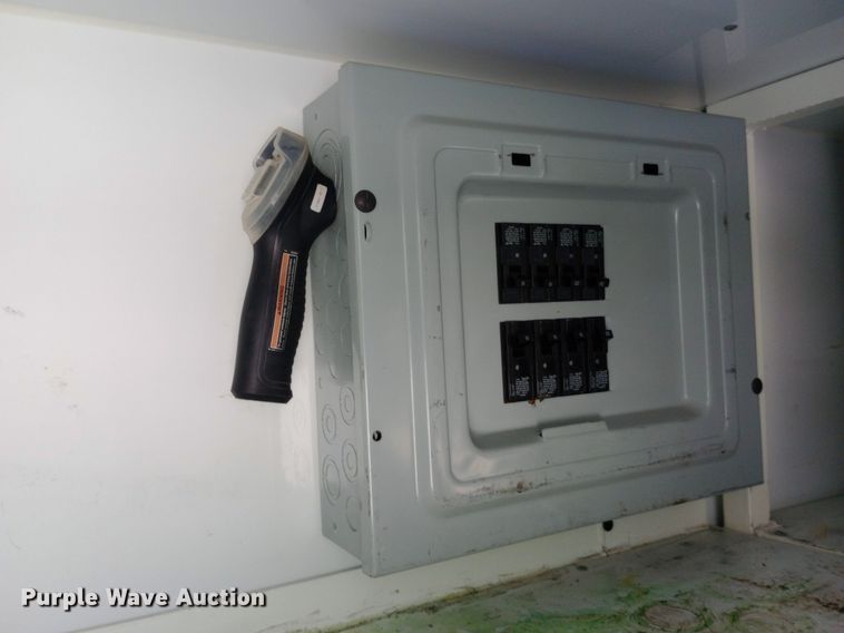 image for item DQ7133 2001 S&S Welding  32T102T enclosed cargo trailer