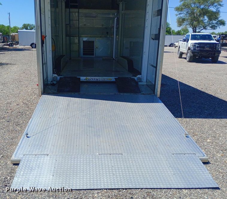 image for item DQ7133 2001 S&S Welding  32T102T enclosed cargo trailer