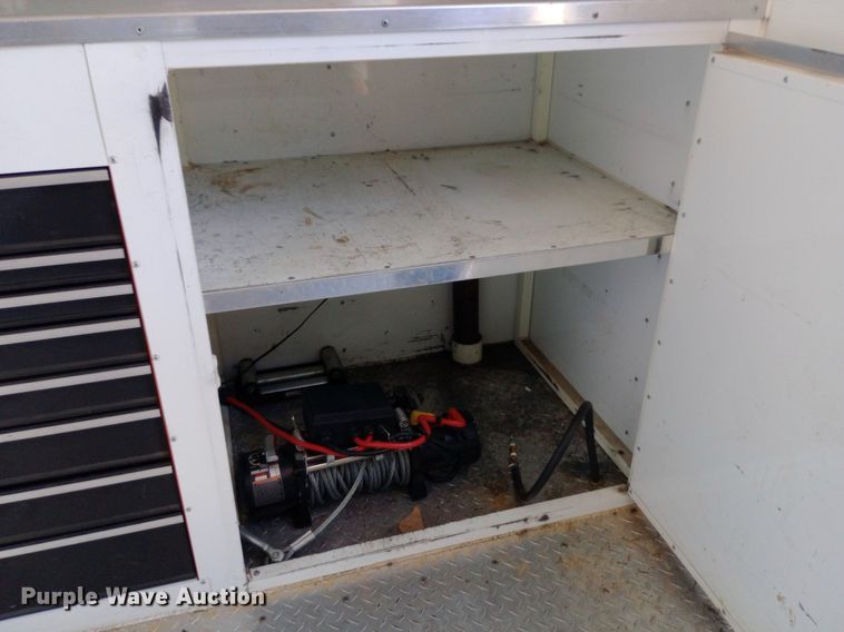 image for item DQ7133 2001 S&S Welding  32T102T enclosed cargo trailer