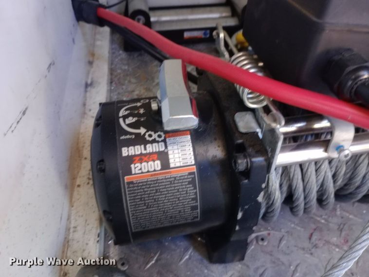 image for item DQ7133 2001 S&S Welding  32T102T enclosed cargo trailer