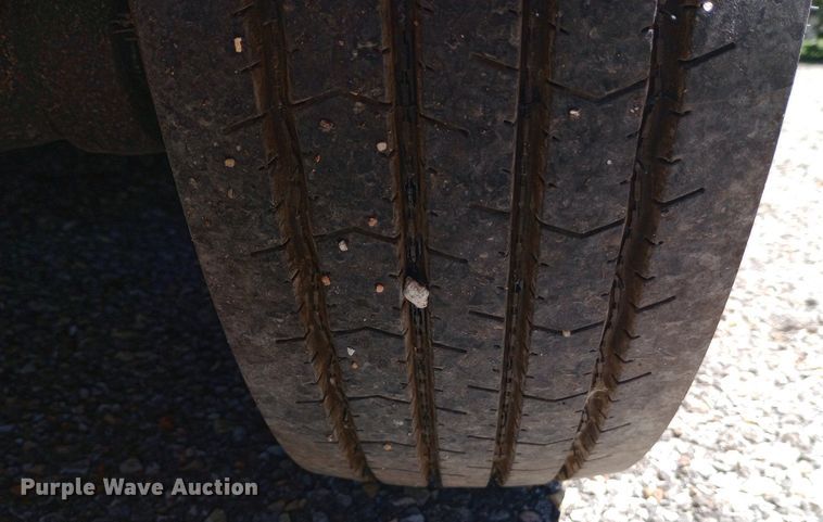 image for item DQ7133 2001 S&S Welding  32T102T enclosed cargo trailer